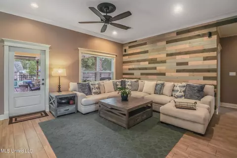 Living - 311 Goose Pointe Blvd, Biloxi, MS 39531 photo 1 of 2