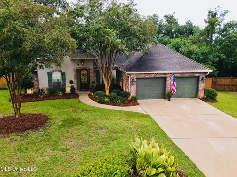 2026 Ivy Ct, Biloxi, MS 39532