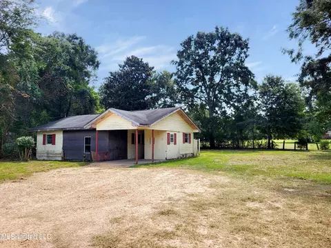 Exterior - 16 2nd St Bond, Wiggins, MS 39577 photo 3 of 4