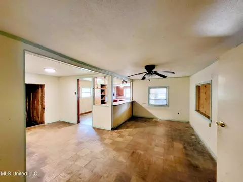 Living - 16 2nd St Bond, Wiggins, MS 39577 photo 1 of 4