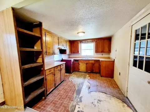 Kitchen - 16 2nd St Bond, Wiggins, MS 39577 photo 1 of 1