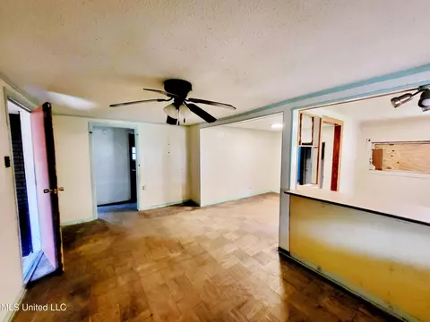 Living - 16 2nd St Bond, Wiggins, MS 39577 photo 3 of 4