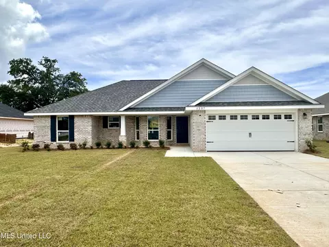 6207 Diamond Ln, Biloxi, MS 39532