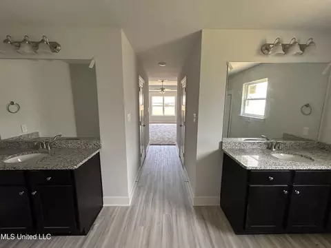 Entry Way - 6209 Diamond Ln, Biloxi, MS 39532 photo 3 of 3