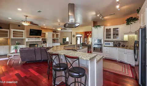 Kitchen - 144 Inez Ownes Dr, Byram, MS 39272 photo 5 of 6