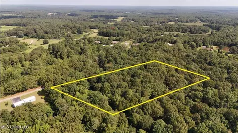 2 Jennifer Rd, Holly Springs, MS 38635
