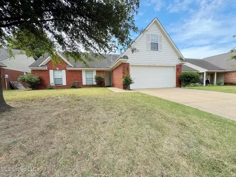 1779 Cherry Creek Dr, Southaven, MS 38671