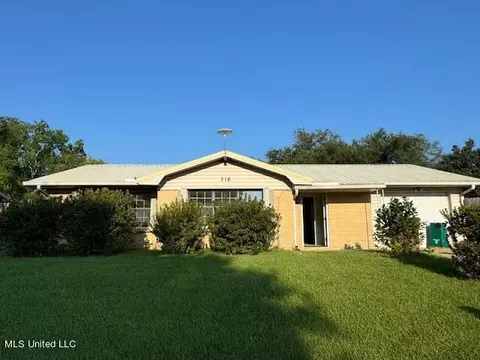 316 Springdale Cir, D'iberville, MS 39540