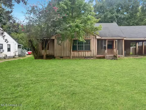 3918 Halls Ferry Rd, Vicksburg, MS 39180