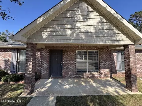 13642 Lawton Ln, Gulfport, MS 39503