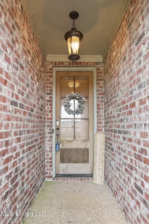 Entry Way - 653 Westhill Rd, Brandon, MS 39042 photo 1 of 1