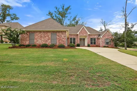 101 Pine Ridge Dr, Canton, MS 39046