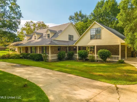 Exterior - 20162 Lovers Ln, Long Beach, MS 39560 photo 4 of 9