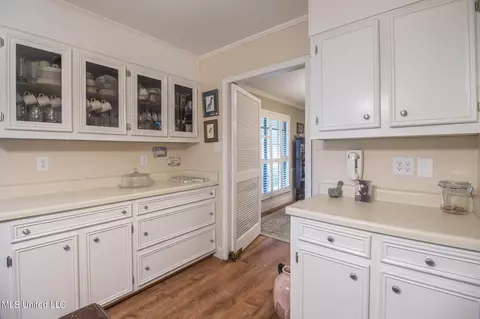 Kitchen - 20162 Lovers Ln, Long Beach, MS 39560 photo 1 of 2