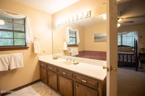 Bath - 20162 Lovers Ln, Long Beach, MS 39560 photo 2 of 8