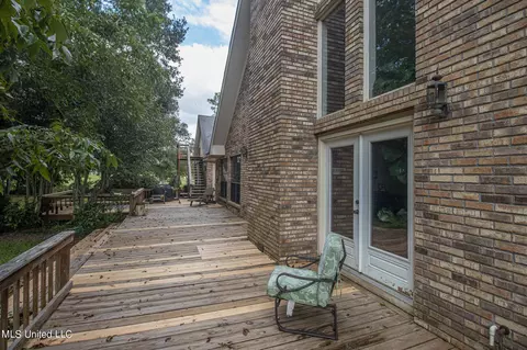 Exterior - 20162 Lovers Ln, Long Beach, MS 39560 photo 6 of 9