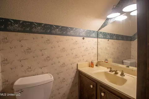 Bath - 20162 Lovers Ln, Long Beach, MS 39560 photo 7 of 8