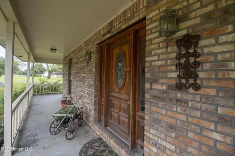 Exterior - 20162 Lovers Ln, Long Beach, MS 39560 photo 1 of 9