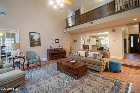 Living - 20162 Lovers Ln, Long Beach, MS 39560 photo 2 of 3