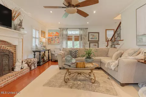 Living - 105 Third St, Flora, MS 39071 photo 2 of 5