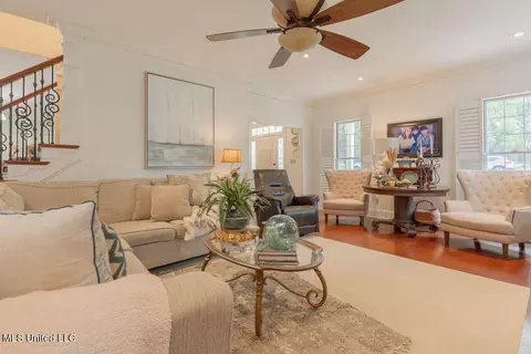 Living - 105 Third St, Flora, MS 39071 photo 4 of 5