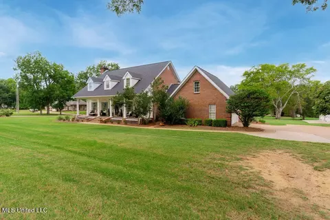 Exterior - 105 Third St, Flora, MS 39071 photo 2 of 27