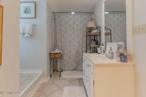 Bath - 105 Third St, Flora, MS 39071 photo 10 of 17