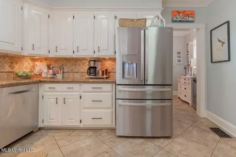 Kitchen - 105 Third St, Flora, MS 39071 photo 3 of 6