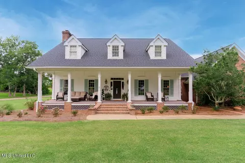 Exterior - 105 Third St, Flora, MS 39071 photo 4 of 27