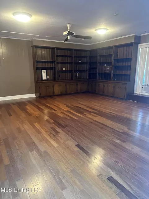 Living - 231 Zelma Ln, Florence, MS 39073 photo 1 of 4