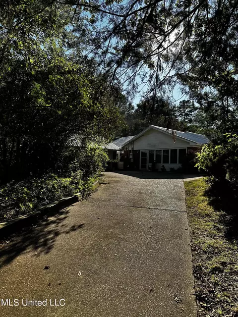 Exterior - 231 Zelma Ln, Florence, MS 39073 photo 3 of 12
