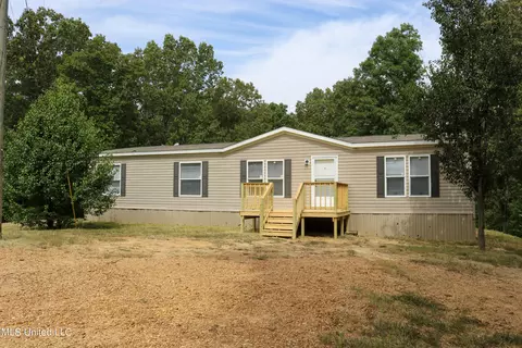 2851 Barnacre Rd, Batesville, MS 38606