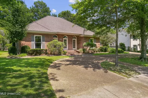 203 Hillside St, Ridgeland, MS 39157
