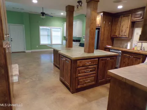 1942 Monterey Rd, Florence, MS 39073 photo 11