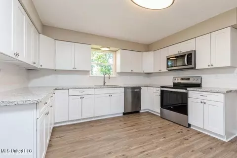 377 Pecan Cir, State Line, MS 39362 photo 5