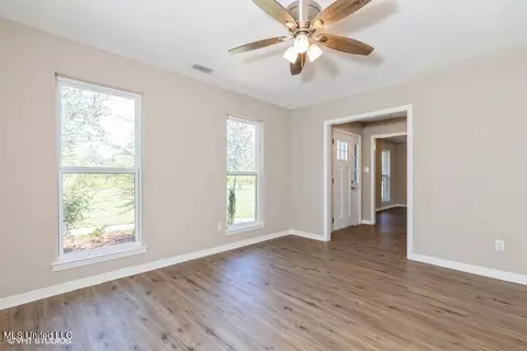 377 Pecan Cir, State Line, MS 39362 photo 4
