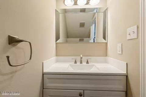 377 Pecan Cir, State Line, MS 39362 photo 8