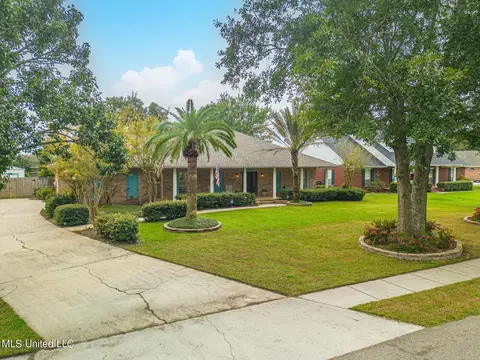 209 E 3rd St, Long Beach, MS 39560 photo 3