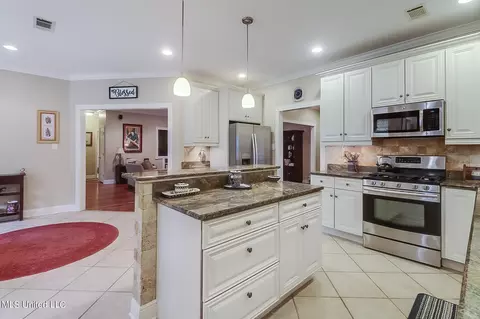 209 E 3rd St, Long Beach, MS 39560 photo 13