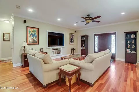 209 E 3rd St, Long Beach, MS 39560 photo 6