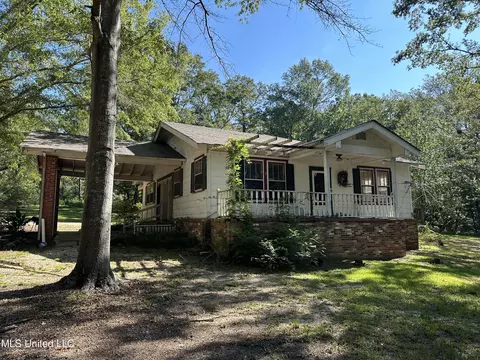 402 Old Gravel 49 Rd, Mendenhall, MS 39114
