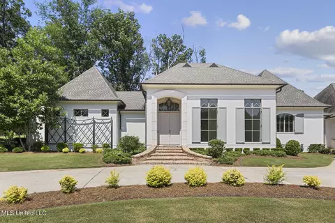 200 Hidden Oaks Dr, Ridgeland, MS 39157