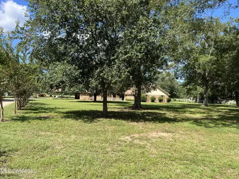 19452 Bell Ln, Saucier, MS 39574
