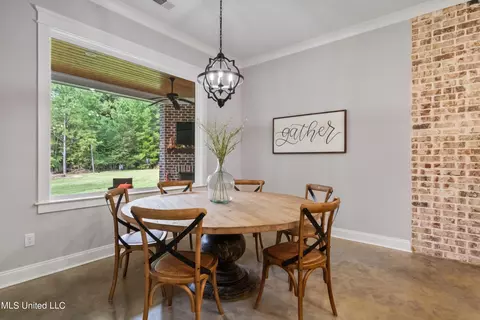 Dining - 6980 Vaiden Rd, Hernando, MS 38632 photo 2 of 2