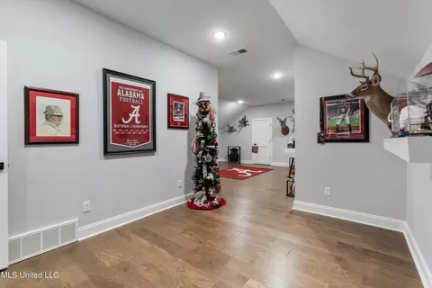 Entry Way - 6980 Vaiden Rd, Hernando, MS 38632 photo 4 of 6