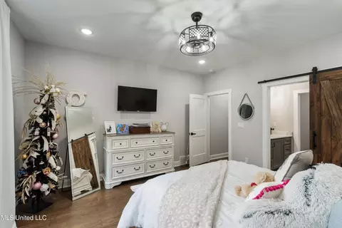 Bedroom - 6980 Vaiden Rd, Hernando, MS 38632 photo 5 of 7