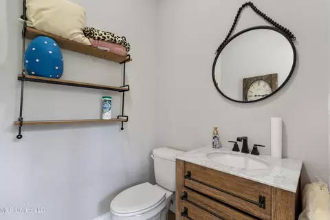 Bath - 6980 Vaiden Rd, Hernando, MS 38632 photo 8 of 8