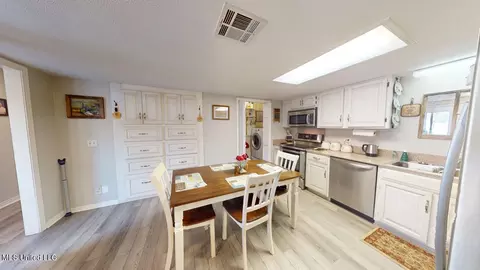 318 Wild Cedar Pl, Brandon, MS 39042 photo 9