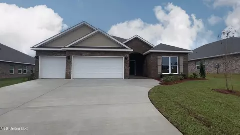 4972 Fern Dr, D'iberville, MS 39540