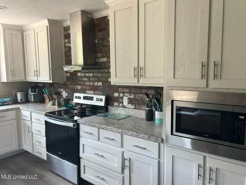 Kitchen - 382 Ables Rd, Walnut Grove, MS 39189 photo 3 of 4